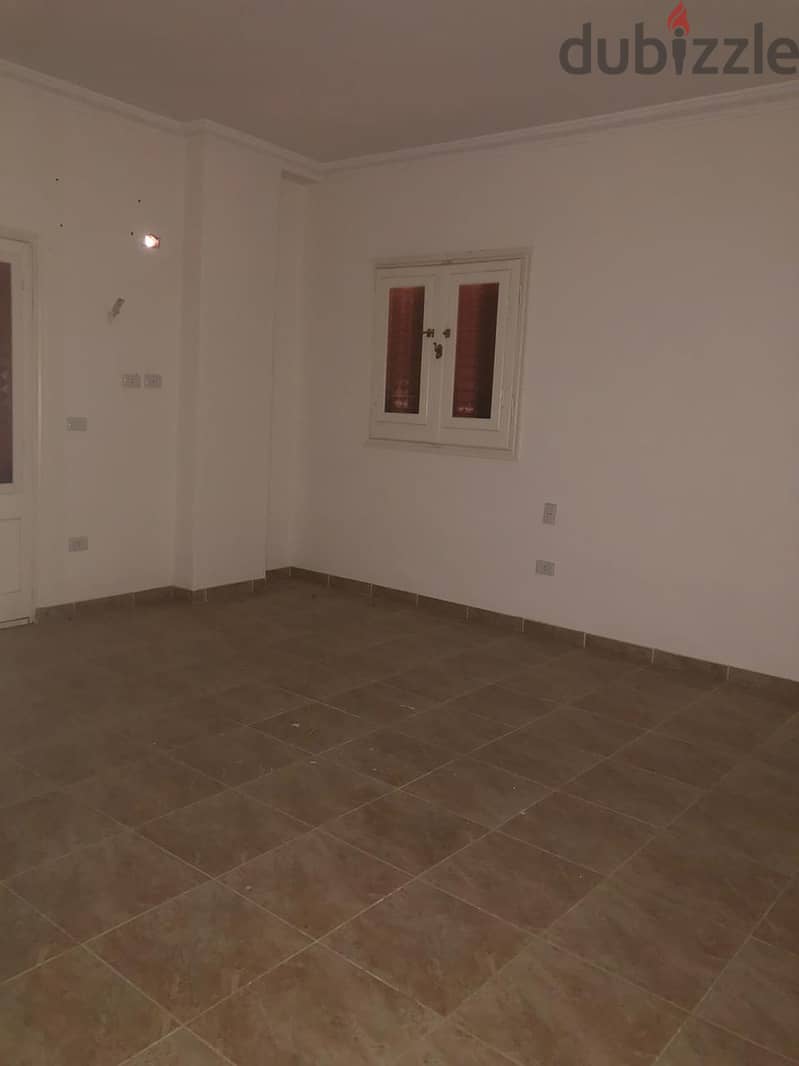 Apartment for rent, residential or administrative, in the Southern Investors District, on Mohamed Naguib axis, near Al-Diyar Compound   Suitable for a 3