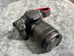 Canon EOS 77D DSLR + EF-S 18-135mm