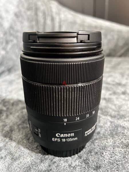 Canon EOS 77D DSLR + EF-S 18-135mm 4