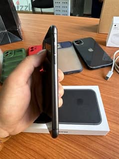 iphone 11 black 128 GB with box and usb and adaptor original