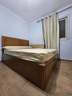 سرير ١٦٠ متر للبيع