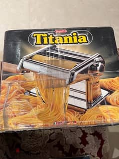 Titania imperia pasta maker