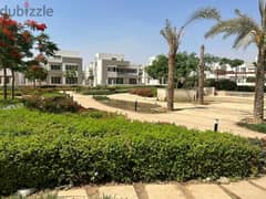 Villa for sale, stand, one view, on green spaces, area of ​​141 acres, immediate