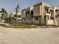 Villa for sale with a down payment of 1,545,000 next to the Kempinski Hotel.