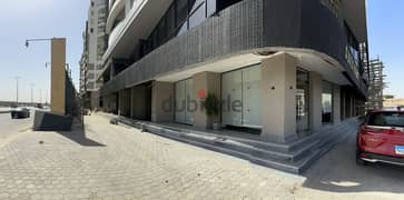 A shop for sale in a prime location in Heliopolis, with a 30% down payment and immediate receipt of 32m 0