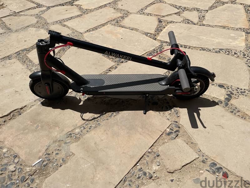 Alwakeel electric scooter as new 0