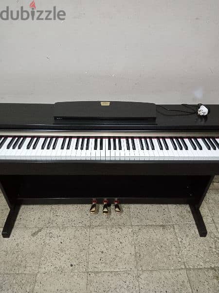 piano Yamaha 7