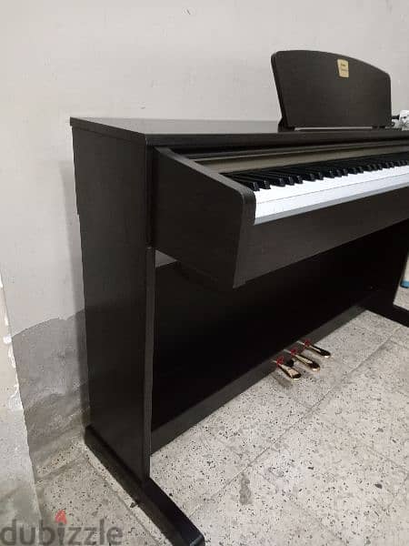 piano Yamaha 16