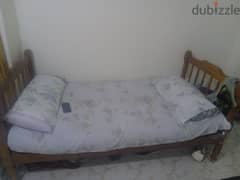 سرير متر و 20 خشب زان بالمرتبه قطن والمخده