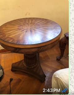 round table from rubber wood from malyissia