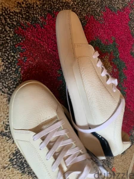 Lacoste Jordan Burberry  Boss true religion 4