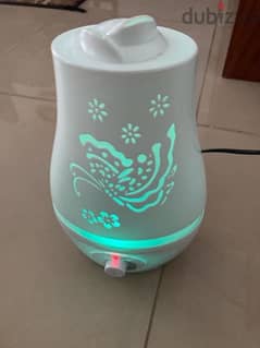 Cool Mist Humidifier, 2L capacity, Excellent condition,different color