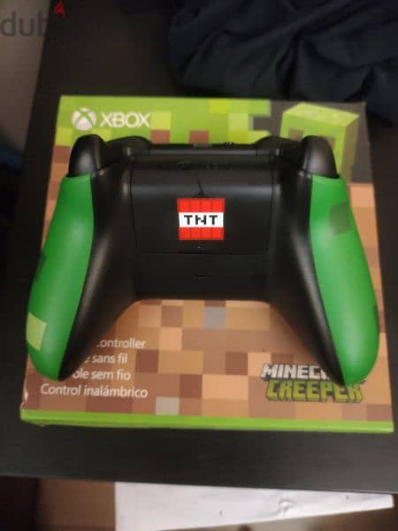 Xbox limited edition creeper controller 1