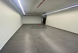 285 m office rent Sodic prime location view  plaza