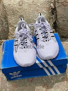 كوتشي اديداس اصلي جديد بالكرتونة - New Adidas sports shoes