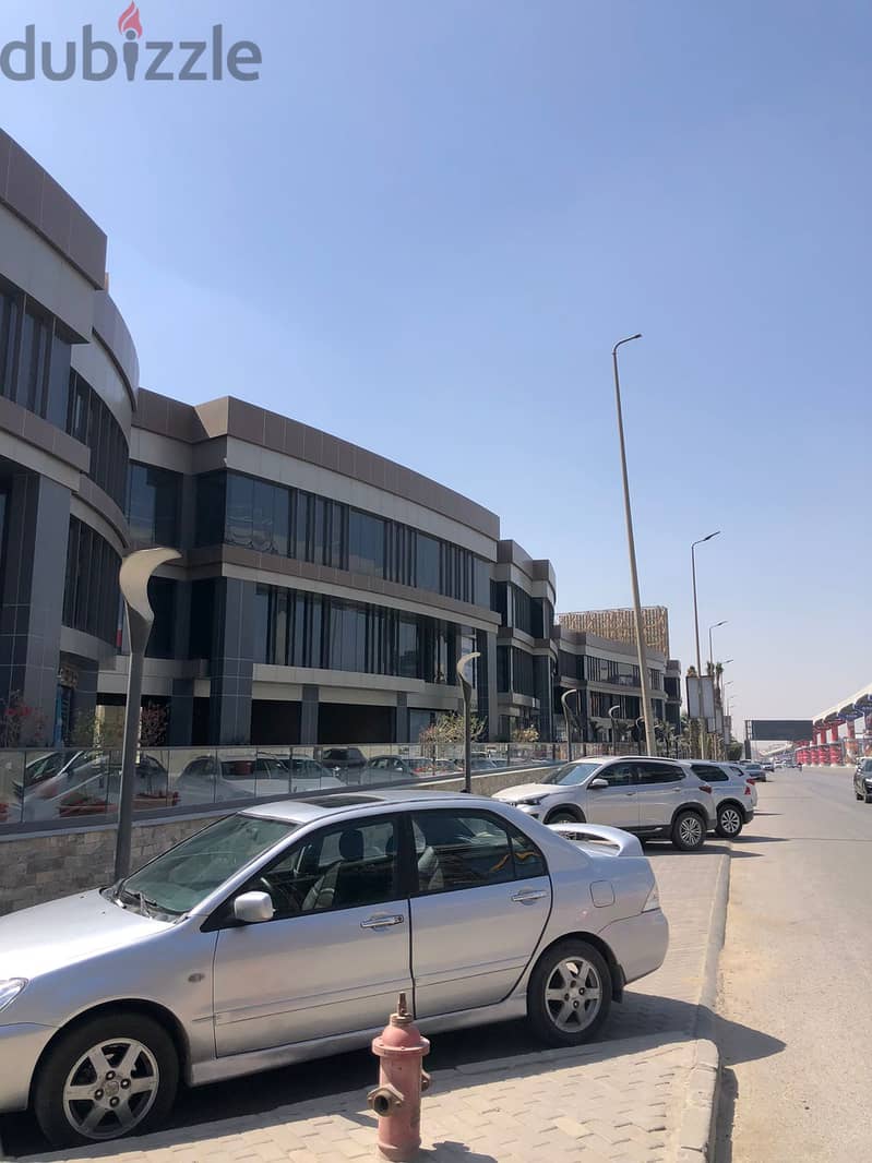 new cairo مكتب للبيع 100 متر استلام فوري بمول على التسعين الجنوبي التجمع الخامس 2