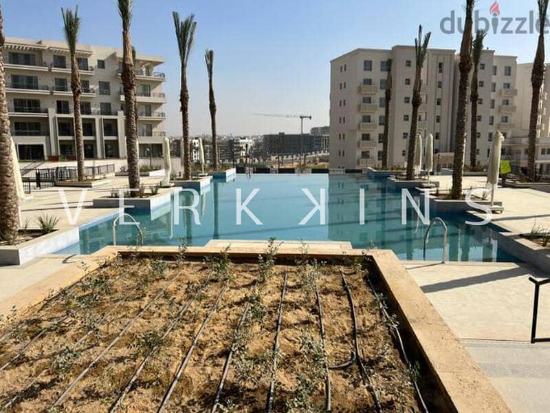 شقة تطل على حمام سباحة اب تاون كايرو فورتين جولف 160 متر مربع للبيع Uptown cairo 4
