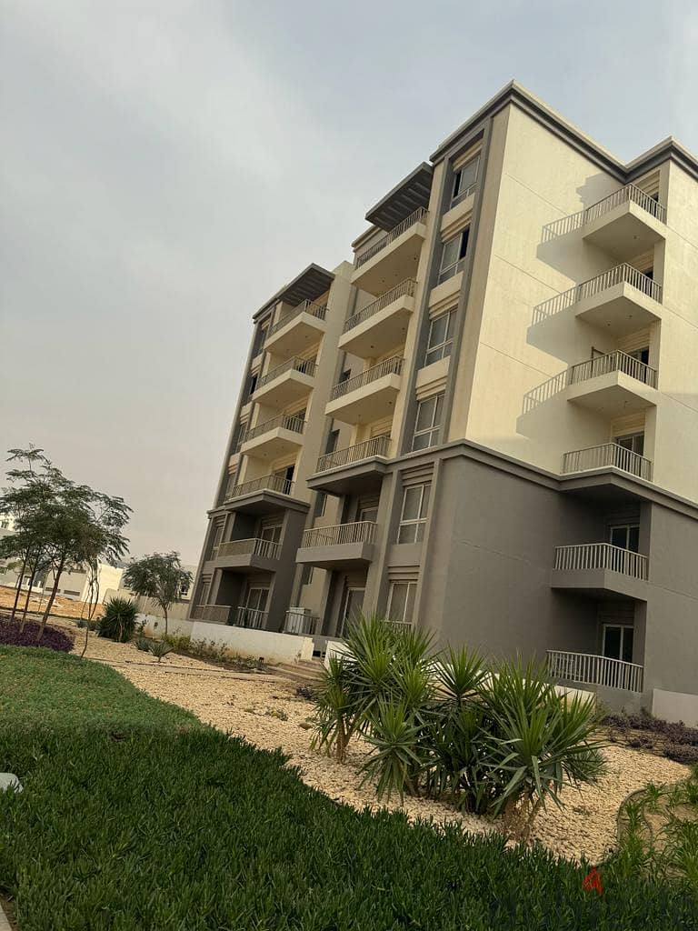 The lowest down payment for an apartment 207m in market ready to move in compound hyde park with installments 12
