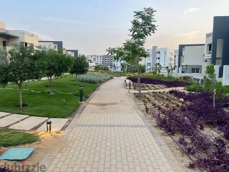 The best location for town house 247m for sale in hyde park with installments 1