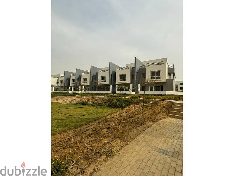 The best location for town house 247m for sale in hyde park with installments 7