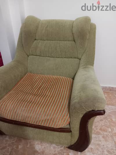 عدد اتنين كرسي كبير موديل أمريكي بحالة جيدة