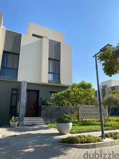 For sale, a town villa in installments (prime location) in Shorouk, the most distinguished Al Burouj Compound, in front of the International Medica