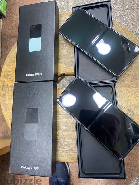 Galaxy Z Flip 5 512G mint 256G Black فتحت علب 1