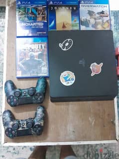 Ps4 slim, 2 controllers, 4 games