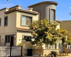 Villa for sale ready to move, in Palm Hills New Cairo
