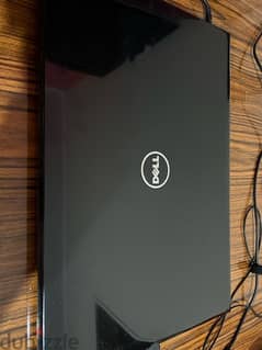Laptop Dell core i7 -8G RAM- 813 GB-14.3 inches
