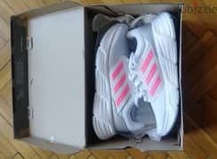 Available adidas shoes original with box for ladies size 40 2/3