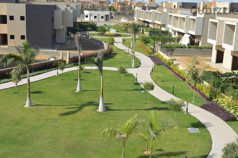 Come inspect and receive immediately an apartment with a private roof in the heart of old Sheikh Zayed in front of Nile University, with a special ins 6