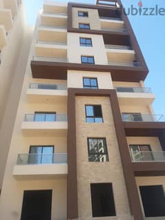 Apartment 185 meters, immediate receipt, with a 10% down payment and payment over 8 years, view on lakes directly on Central Park,