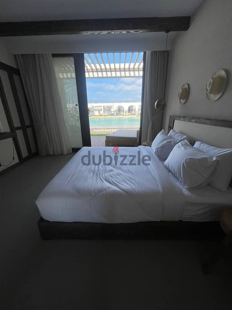 Distinctive hotel apartment for sale in Hacienda Bay 1