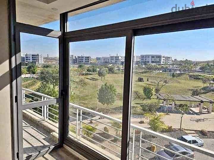 Apartment 165 m for sale in Taj City Compound, First Settlement, next to Madinaty, in front of Cairo International Airport, 70% discount installments 15