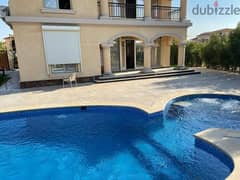 Luxury detached villa for sale in Madinaty with a swimming pool, ready for occupancy