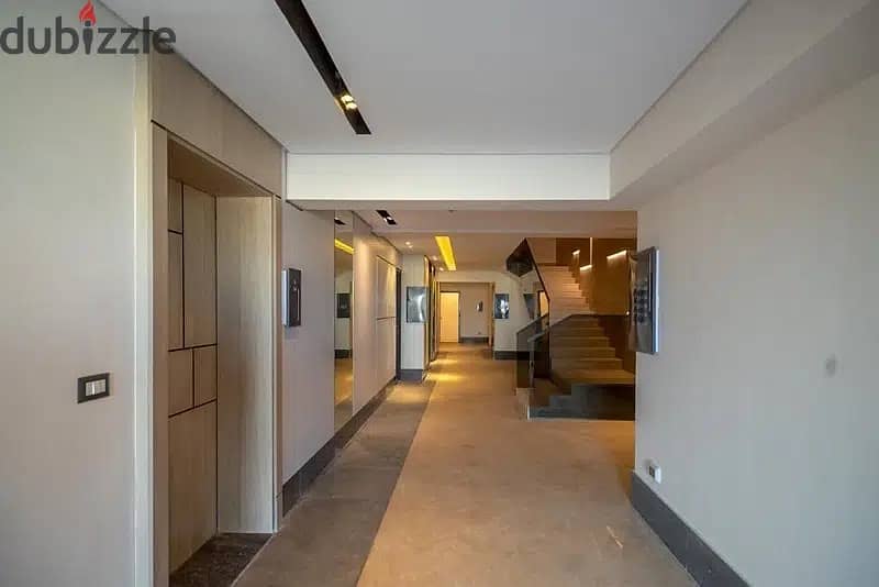 Penthouse for sale at the lowest price in Fifth Square, ready to move 7