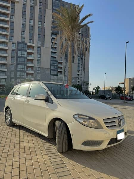 Mercedes-Benz B180 2014 0