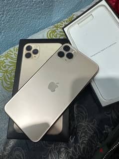 iPhone 11 Pro Max 256gb. . battery 81% with box