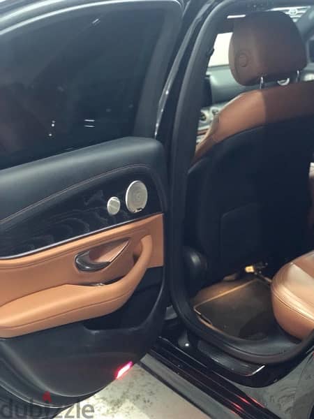 Mercedes E300 2022 for rent - مرسيدس للايجار 4