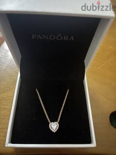 Selling pandora sparkling Heart collier necklace for 9500 ( shipped fr