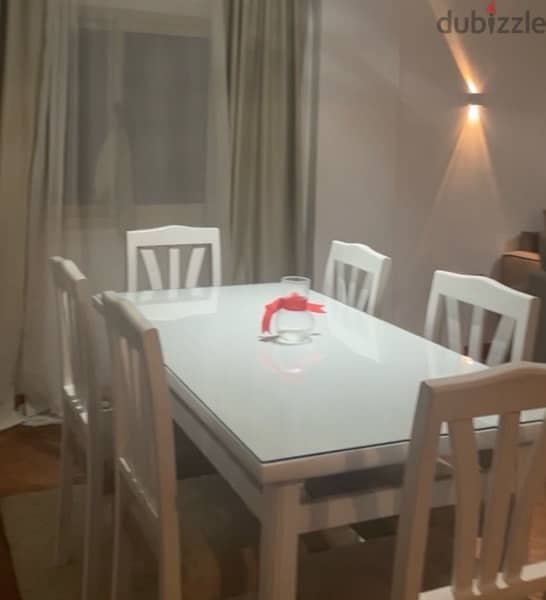 Dining table with chairs | طاولة طعام مع الكراسي 0