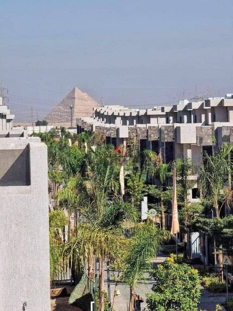 Apartment for sale in Sun Capital Compound, immediate receipt, distinctive view overlooking the pyramids 9