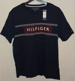 Tommy Hilfiger Tshirt Size Large. تيشيرت تومي هيلفيغر