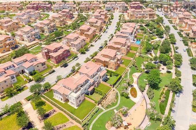 Twin house villa for sale 237m with 8 years installments in Hyde Park New Cairo  هايد بارك التجمع الخامس 35