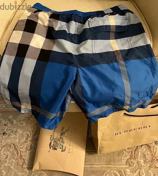 BuRRERRY size M 4