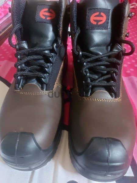 Heckel high safety work shoes
Size 42
Made in France 1