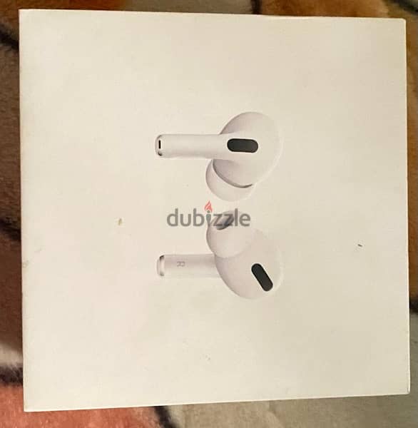 apple AirPods pro with magsafe 4