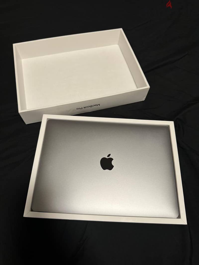 laptop apple macbook pro 2020 M1 Chip 5