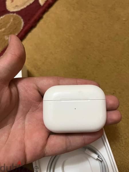 apple AirPods Pro 0